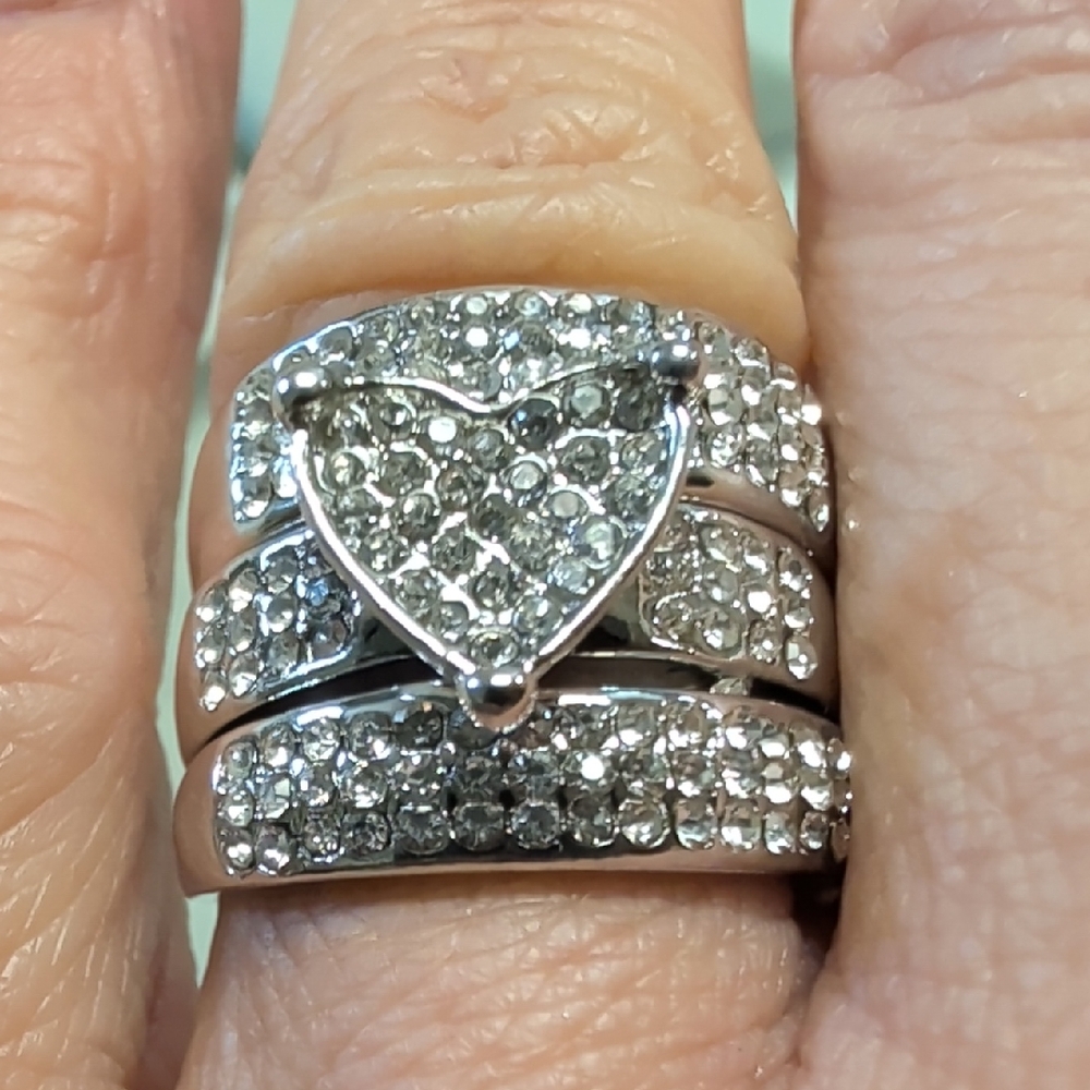 Gorgeous 3 Ring Channel Set Band Heart Pave Diamond Simulant Silver Rings